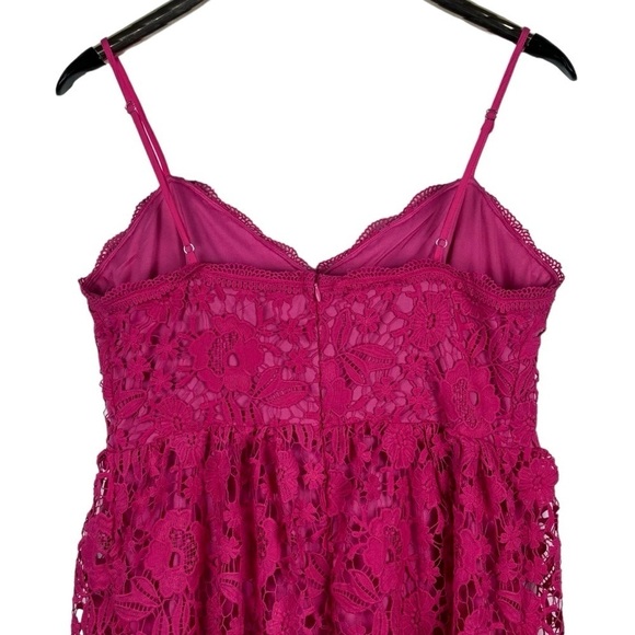 BOOHOO OCCASION HOT PINK STRAPPY CROCHET LACE V-NECK SKATER MIDI COCKTAIL DRESS - Picture 6 of 11